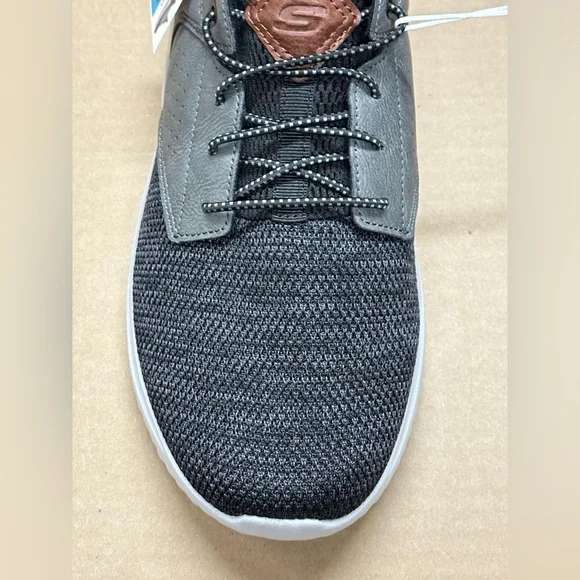 NEW- Men’s Skechers Hands Free Swift Fit (black) - Picture 6 of 11